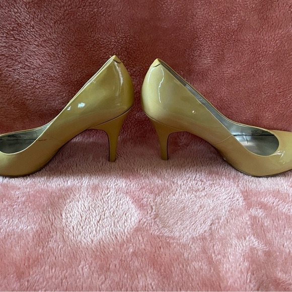 Jessica Simpson Womens Size 8 Cream Heels - Picture 5 of 5